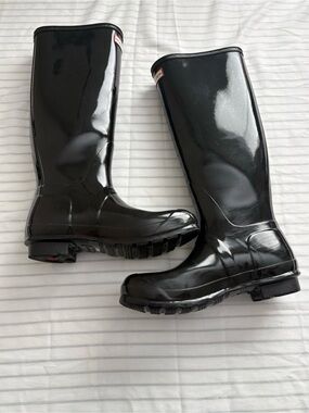 Hunter Black Gloss Knee-High Rain Boots